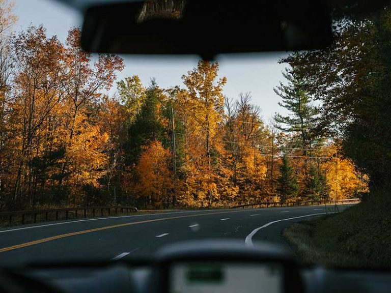 Come preparare l’auto per l’autunno: consigli pratici