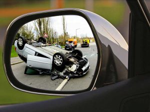 Incidente stradale in auto
