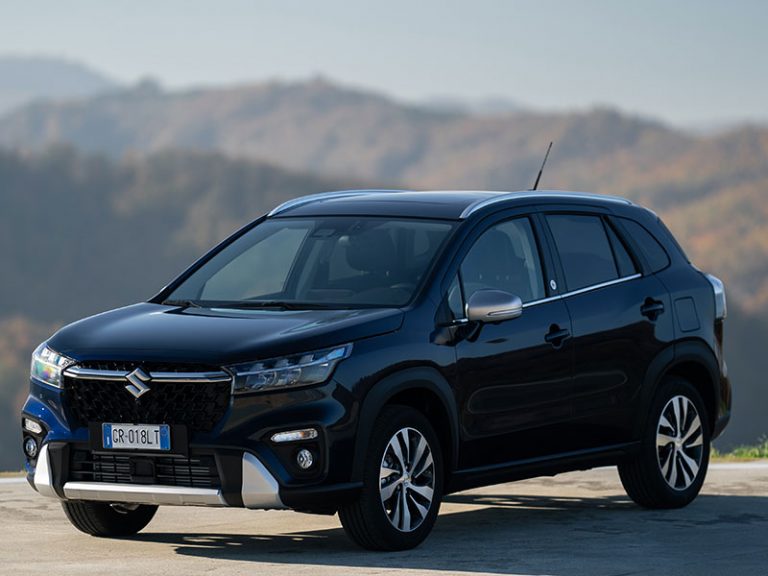 Suzuki S-Cross Hybrid Yoru: una special edition ispirata ai colori della notte