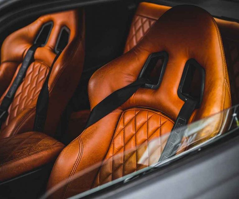 I migliori prodotti per pulire gli interni della tua auto