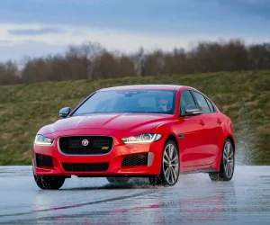 Jaguar non produrrà più le berline XE, XF e la F-Type