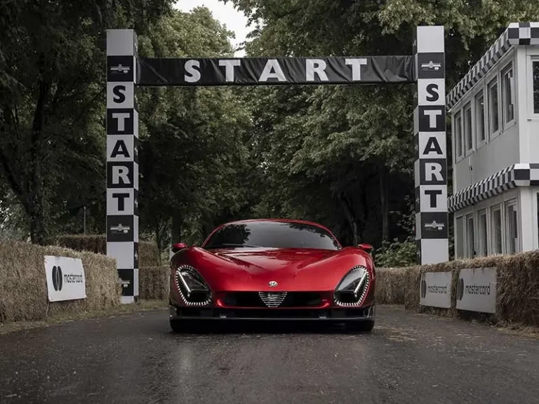 Alfa Romeo 33 Stradale debutta a Goodwood