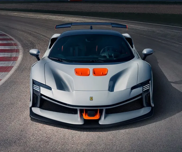 Ferrari presenta due nuovi programmi di garanzia estesa