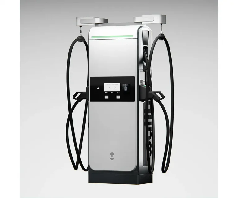 Wallbox Supernova 220: il nuovo caricatore rapido DC