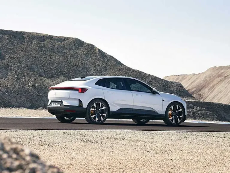 Polestar 4, consegnate in Italia le prime 4 unità