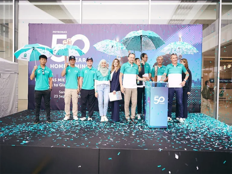Petronas ha celebrato il suo 50esimo anniversario con una speciale cerimonia