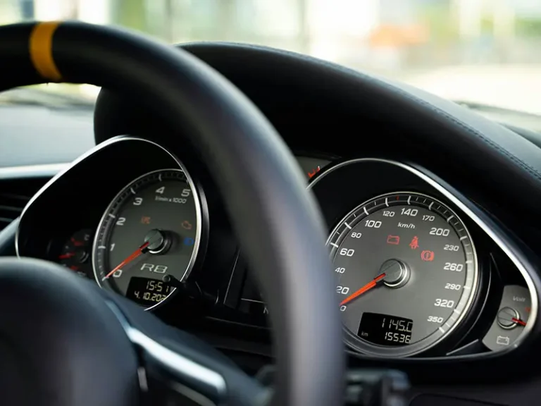 Auto con più chilometri, maggiori i rischi di manomissione
