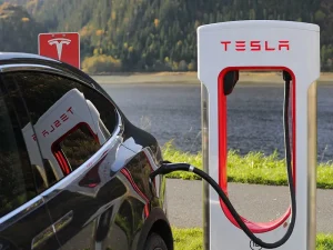 Auto elettriche, nel 2030 si punta al pareggio delle immatricolazioni
