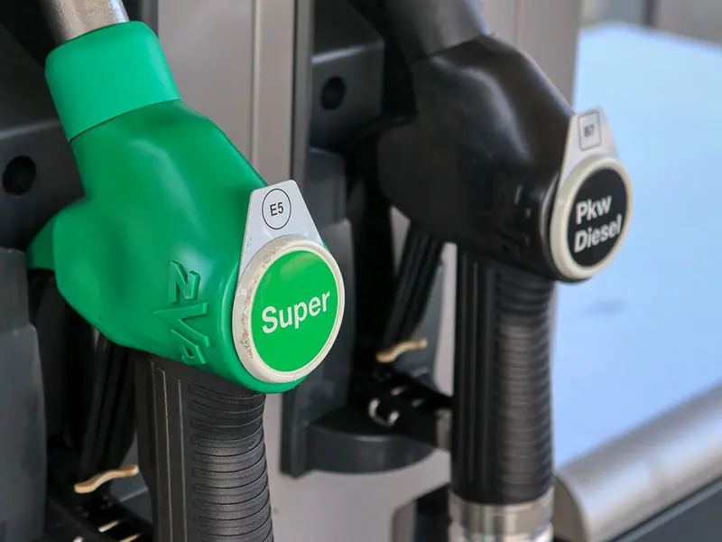 La Commissione Europea valuta l'utilizzo degli e-fuel