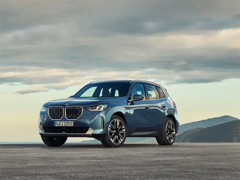 BMW X3 2025, upgrade per il SAV Premium