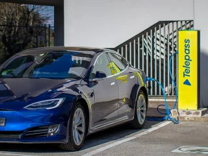 Telepass e Atlante, insieme per la ricarica rapida delle auto elettriche 