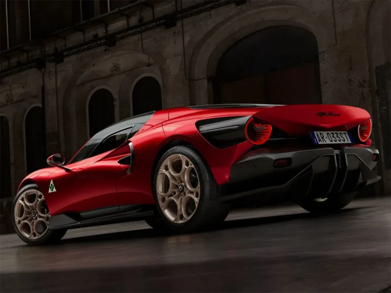 Alfa Romeo 33 Stradale, l’esclusiva supercar del Biscione