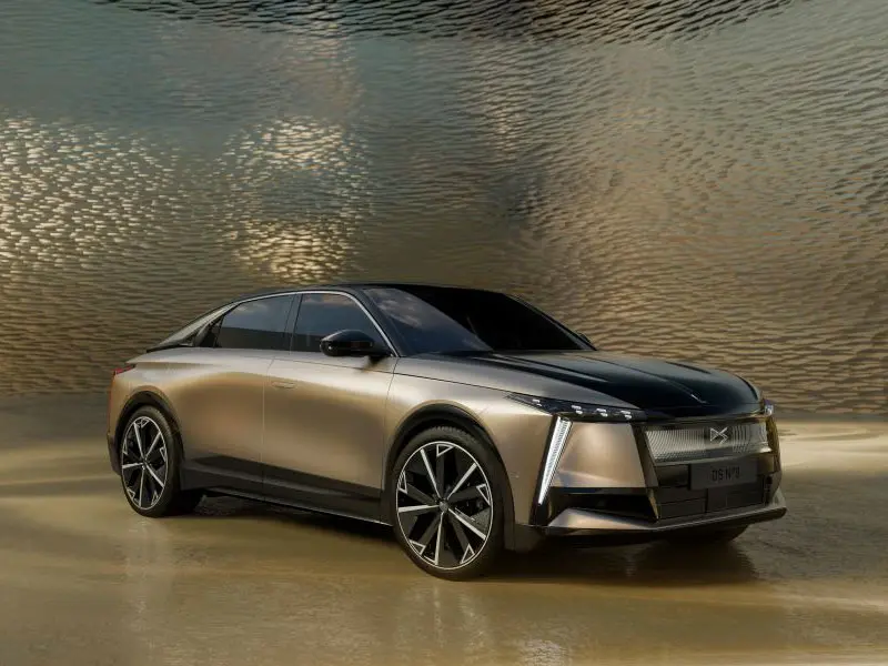 DS Automobiles presenta la nuova DS N°8