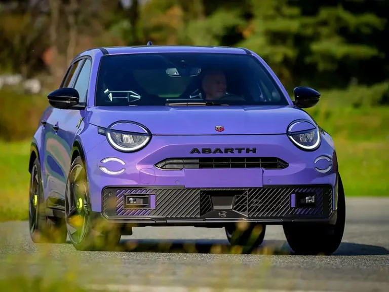 Abarth 600e, l’elettrica ad alte prestazioni