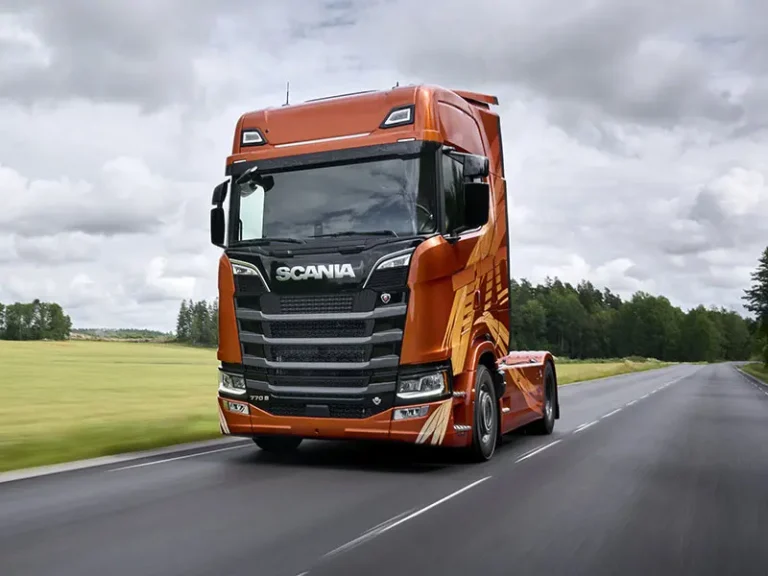 Scania V8 Fire Edition, consegnato il primo esemplare in Italia