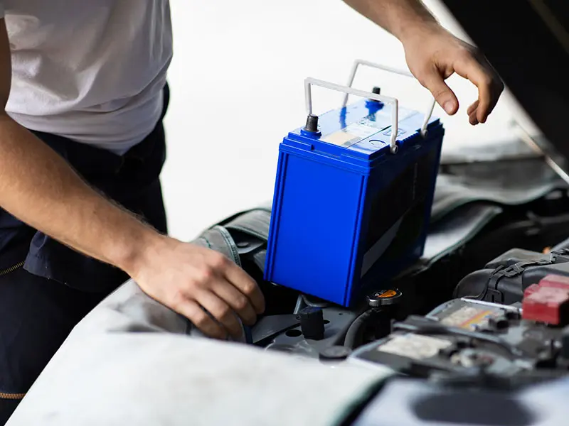 Come prolungare la vita della batteria dell’auto