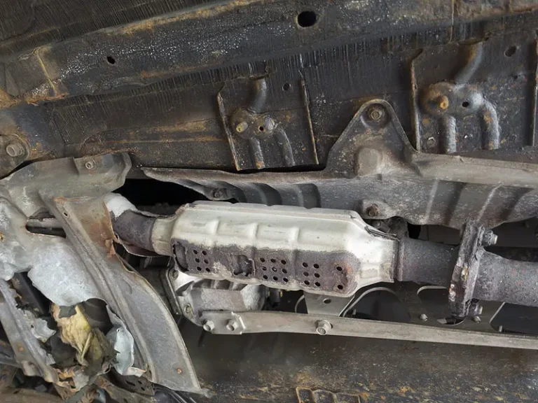 Catalizzatore auto: funzioni, guasti e segnali di malfunzionamento