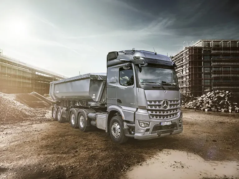 Mercedes-Benz Trucks a Bauma 2025: sostenibilità per il trasporto