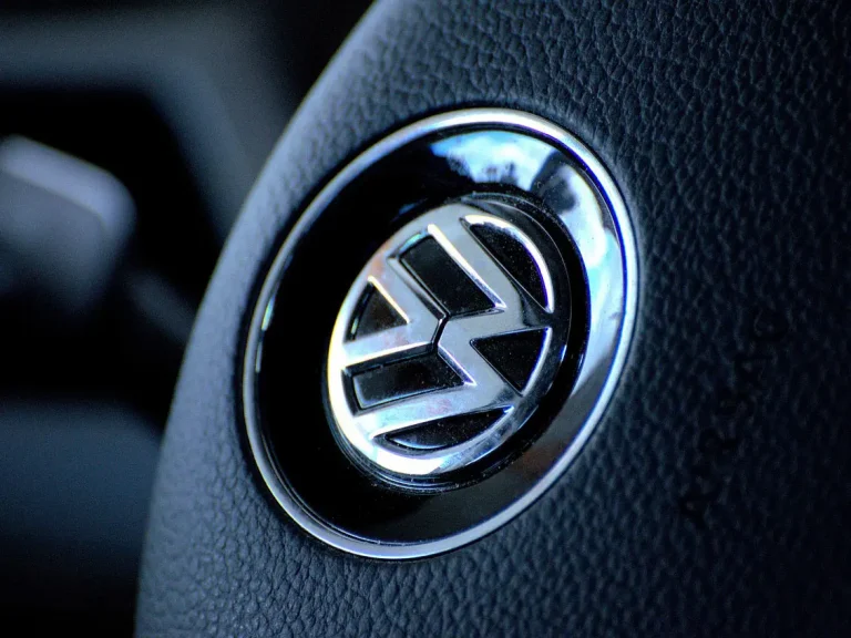 Crisi dell’automotive in Italia: produzione in caduta libera nel 2024