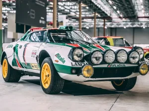 Lancia e il mito dei rally: la leggenda in mostra a Bruxelles