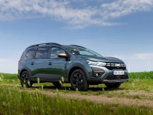 DACIA Jogger: fino a 7 posti e oltre 1.000 km di autonomia