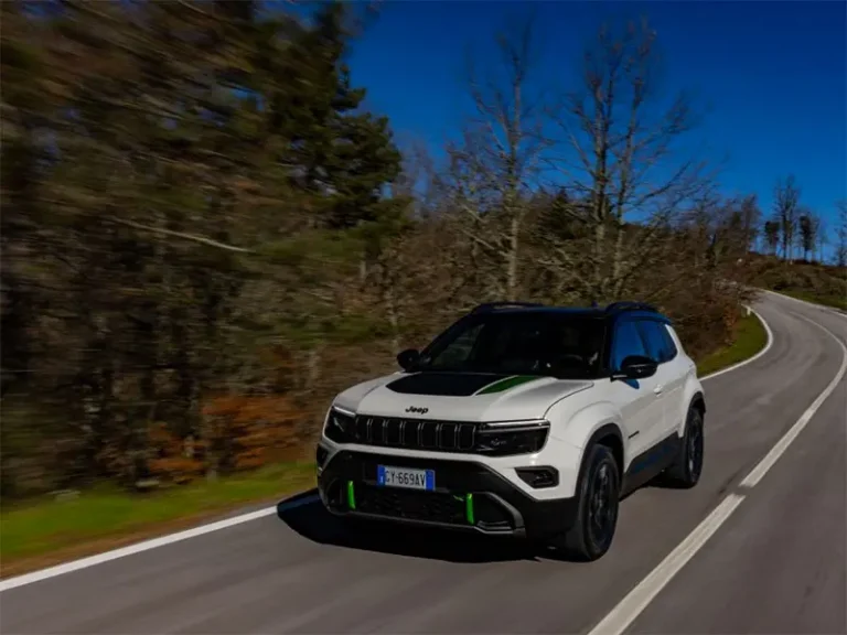 Jeep Avenger domina il mercato dei SUV in Italia ad aprile 2025