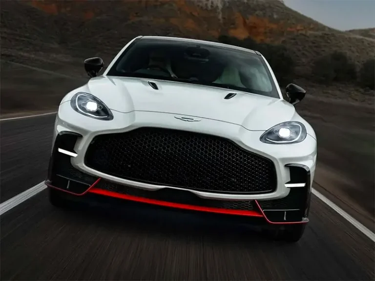 Nuova Aston Martin DBX S: potenza estrema e dettagli inconfondibili