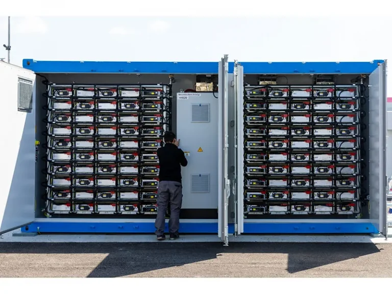 Le batterie Nissan LEAF alimentano l’energia pulita all’aeroporto di Fiumicino
