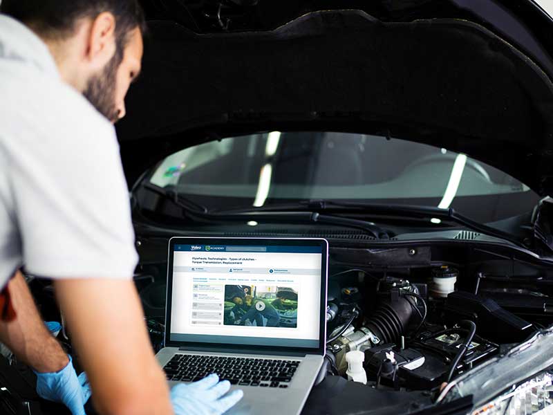 Valeo Tech Academy porta in Italia un nuovo paradigma per la formazione dei meccanici