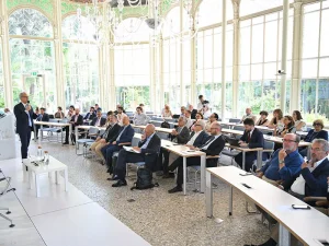 Auto ibride in Italia: tra boom di mercato e incertezza normativa