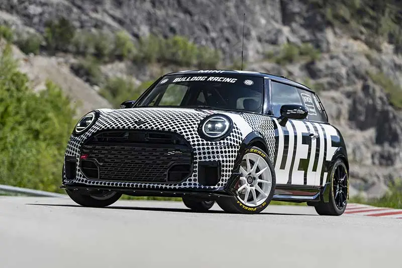 MINI John Cooper Works e Bulldog Racing