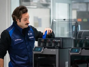 Riciclo nella stampa 3D del BMW Group