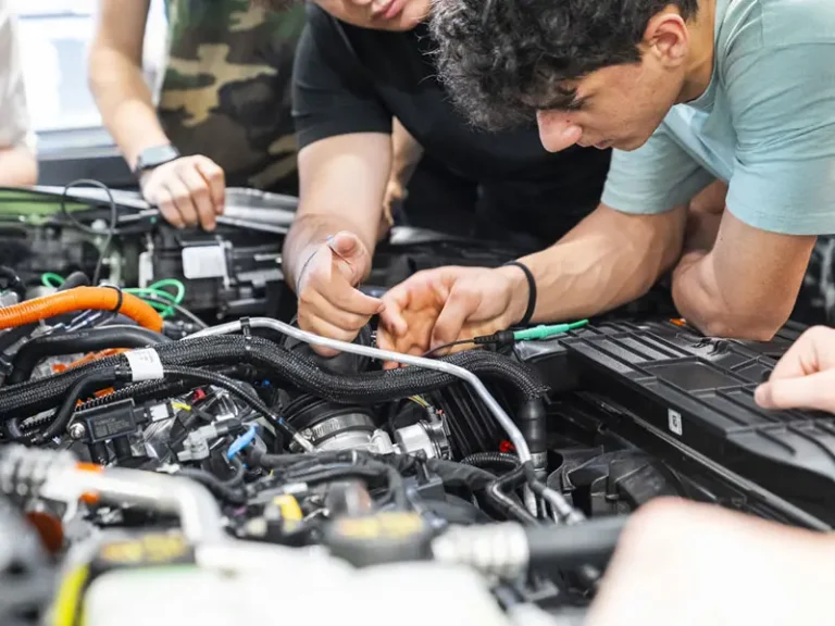 Ford Youth Academy: nuove competenze per l’assistenza alla mobilità del futuro