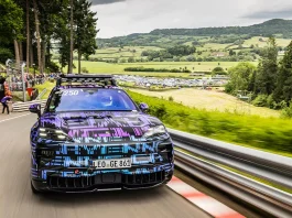 Non solo elettrico: Porsche sceglie una nuova strada per il futuro Cayenne Electric: prestazioni da riferimento e doti da vera Porsche