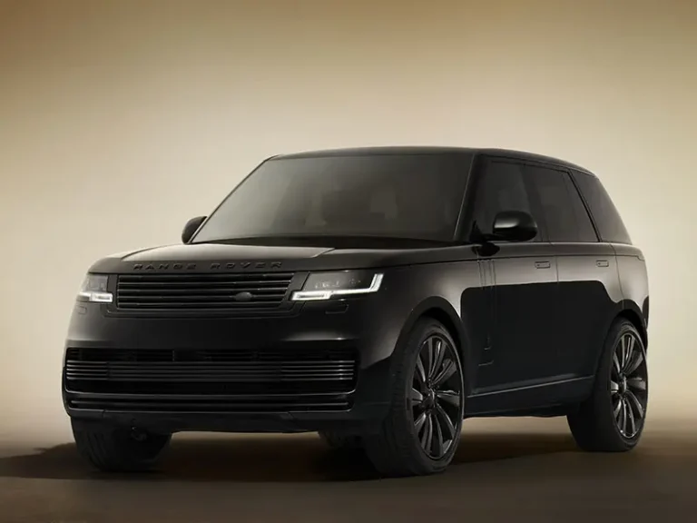 Range Rover SV Black: il SUV lussuoso, elegante e total black