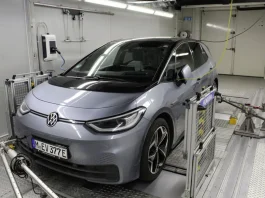 La Volkswagen ID.3 convince nel test ADAC con 160.000 km e batteria al 91%