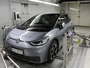 La Volkswagen ID.3 convince nel test ADAC con 160.000 km e batteria al 91%