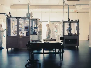 Ampere inaugura il nuovo laboratorio batterie al Centro Tecnico di Lardy