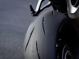 Bridgestone BATTLAX RACING STREET RS12: tecnologia racing per la strada Bridgestone BATTLAX RACING STREET RS12