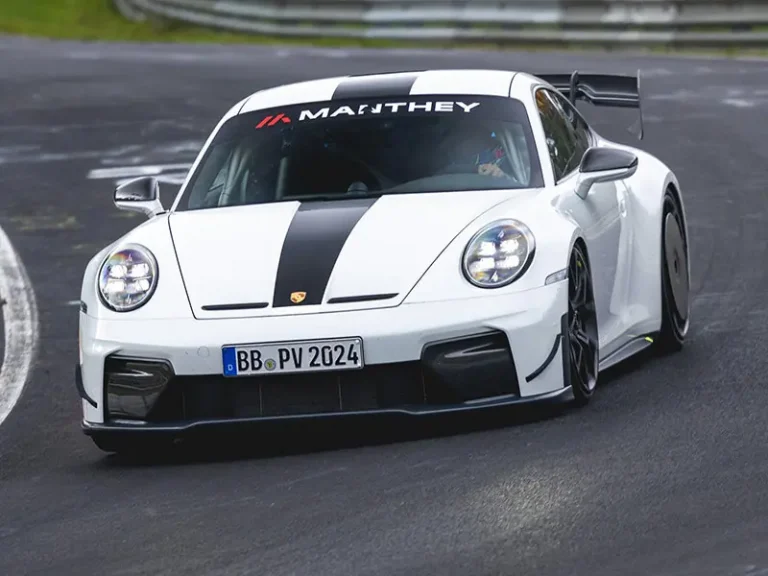 Porsche 911 GT3 Manthey Kit: aerodinamica da competizione per la pista