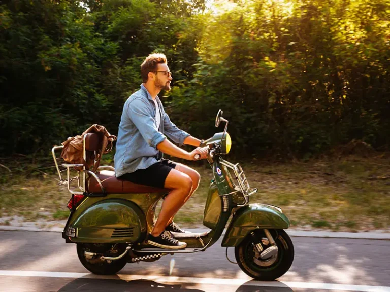 Assicurazione ciclomotore: cosa serve sapere?