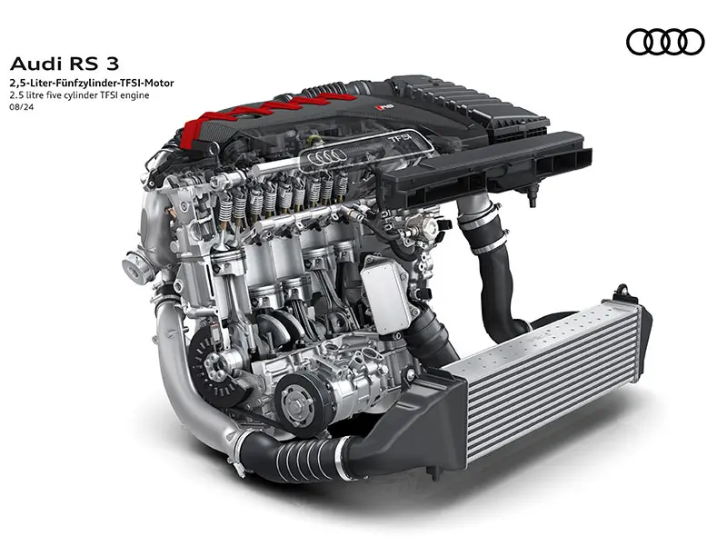 Audi e il mito del cinque cilindri: mezzo secolo di tecnica, performance e identità