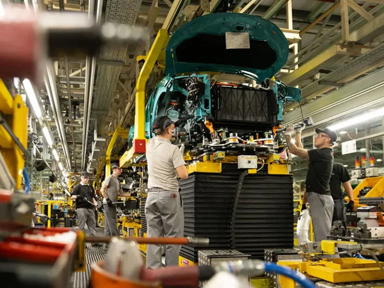Nissan LEAF, a Sunderland nasce il nuovo corso elettrico del marchio