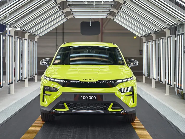Skoda Elroq supera le 100.000 unità prodotte: il SUV elettrico che accelera la crescita del marchio