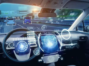 Auto elettriche, il parabrezza diventa smart: sicurezza e comfort cambiano volto