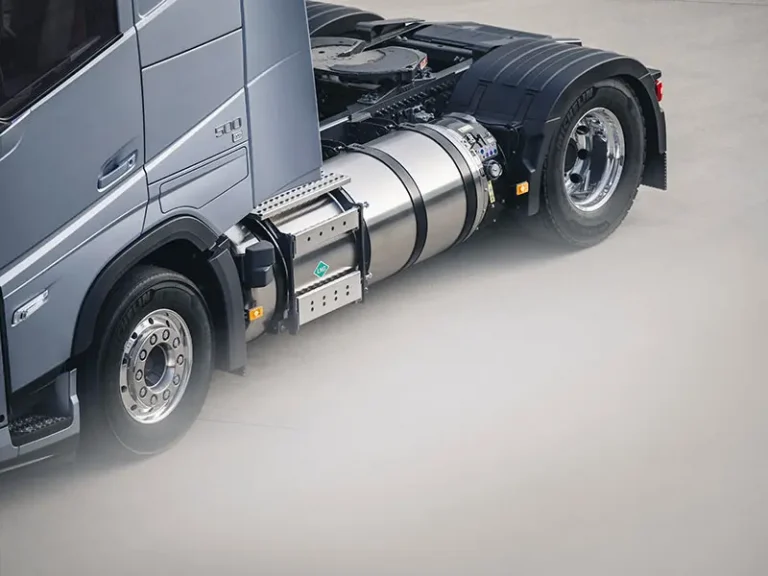 Volvo Trucks supera 10.000 camion a gas: autonomia fino a 1.000 km