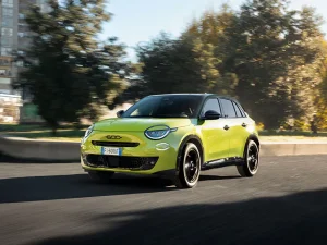 Fiat 600 Sport e Abarth 600e: la sportivit&agrave; italiana evolve con l&rsquo;elettrico