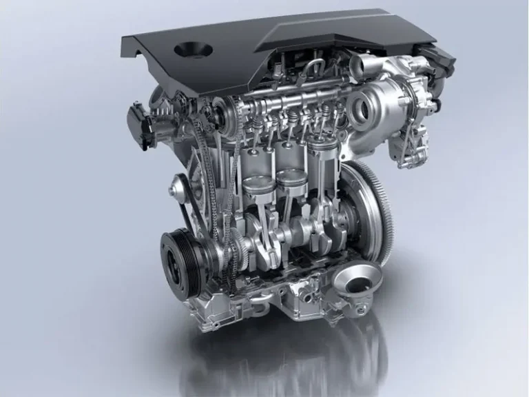 Peugeot aggiorna il tre cilindri: il nuovo Turbo 100 punta sull’essenziale