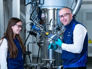 BMW accelera sulle batterie con l’intelligenza artificiale