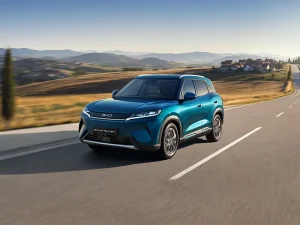 BYD accelera in Italia: record a marzo e dominio tra plug-in hybrid